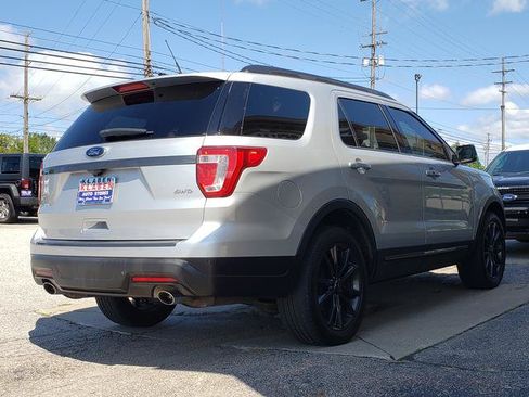 Used 2019 Ford Explorer XLT w/ Equipment Group 202A AWD/4WD image 6