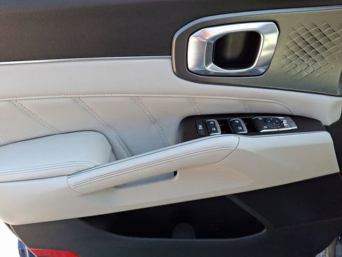 Used 2023 Kia Sorento SX image 14