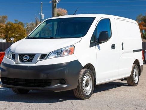 Used 2018 Nissan NV200 S image 4