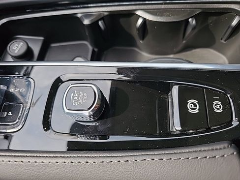 New 2024 Volvo XC90 T8 Plus w/ Protection Package Premier image 24