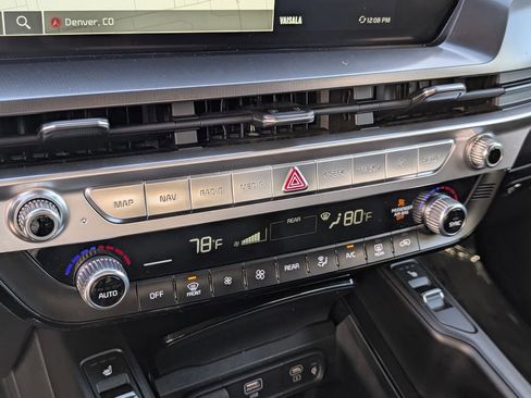 Certified 2024 Kia Telluride S w/ S Sunroof Package image 29