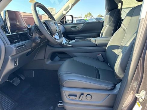 New 2026 INFINITI QX80 Pure image 11