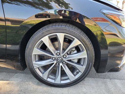 Used 2022 Nissan Maxima Platinum w/ Sport Mat Group FWD image 39
