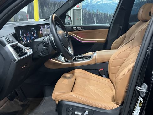 Used 2024 BMW X5 xDrive40i w/ Parking Assistance Package image 10