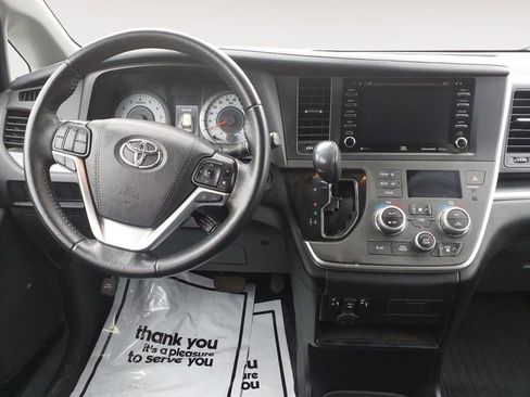 Used 2020 Toyota Sienna SE w/ SE Preferred Package AWD/4WD image 10