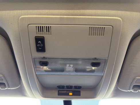 Used 2011 GMC Sierra 2500 SLT w/ SLT Convenience Package image 31