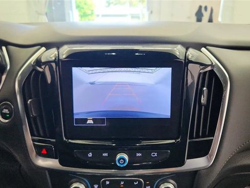 Used 2023 Chevrolet Traverse LT FWD image 25