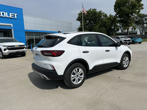 Used 2023 Ford Escape AWD image 3
