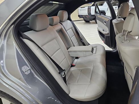 Used 2010 Mercedes-Benz E 350 Sedan w/ Premium 1 Pkg image 22