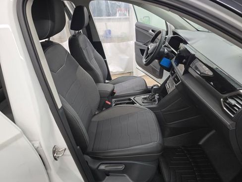 New 2026 Volkswagen Taos SE FWD image 20