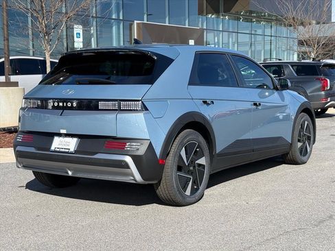 New 2026 Hyundai Ioniq 5 SE image 3