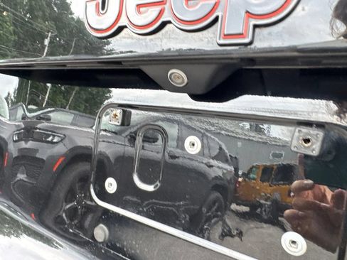 Used 2020 Jeep Renegade Latitude AWD/4WD image 10