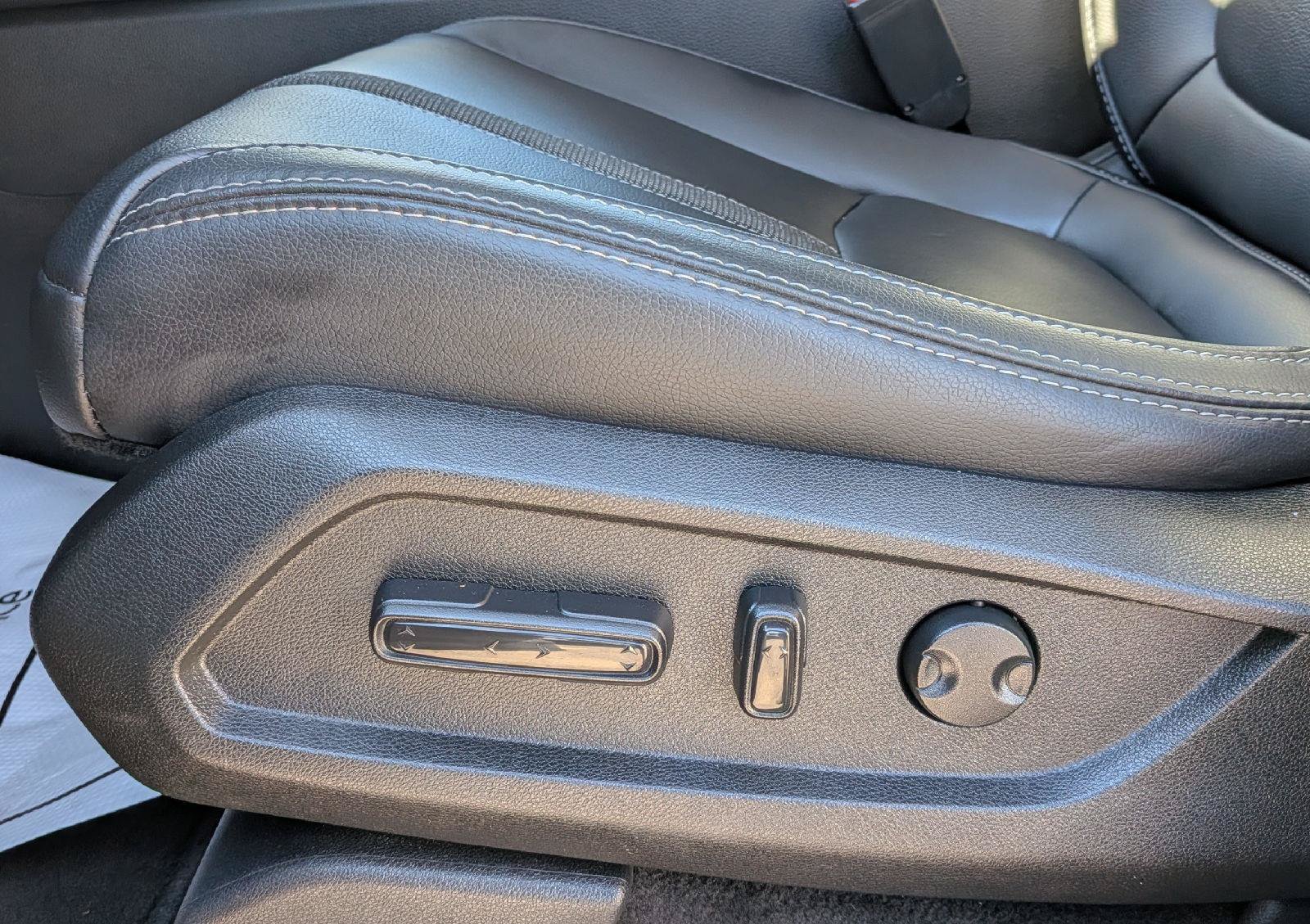 Certified 2025 Honda Pilot Touring image 15