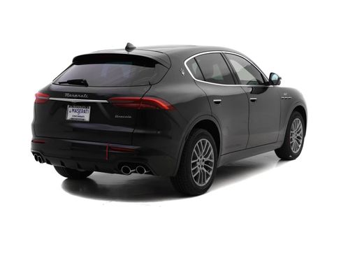 New 2024 Maserati Grecale GT image 4
