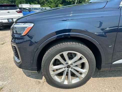Used 2025 Audi Q7 3.0T Premium Plus AWD/4WD image 35