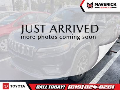 Used 2019 Jeep Cherokee Latitude w/ Popular Appearance Group
