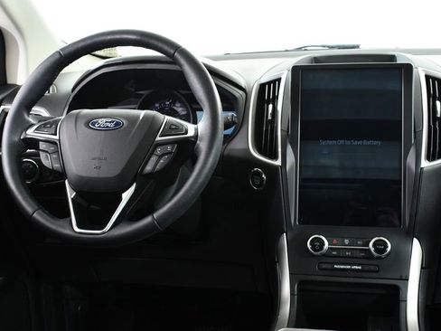 Used 2024 Ford Edge SEL w/ Convenience Package image 8