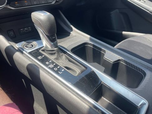 Used 2025 Nissan Sentra SV FWD image 18