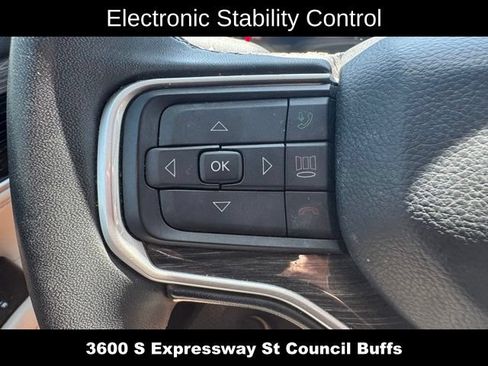 Used 2022 Jeep Wagoneer Series III w/ Rear Seat Video Group 1 RWD image 24