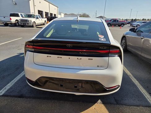 Used 2024 Toyota Prius XLE image 7