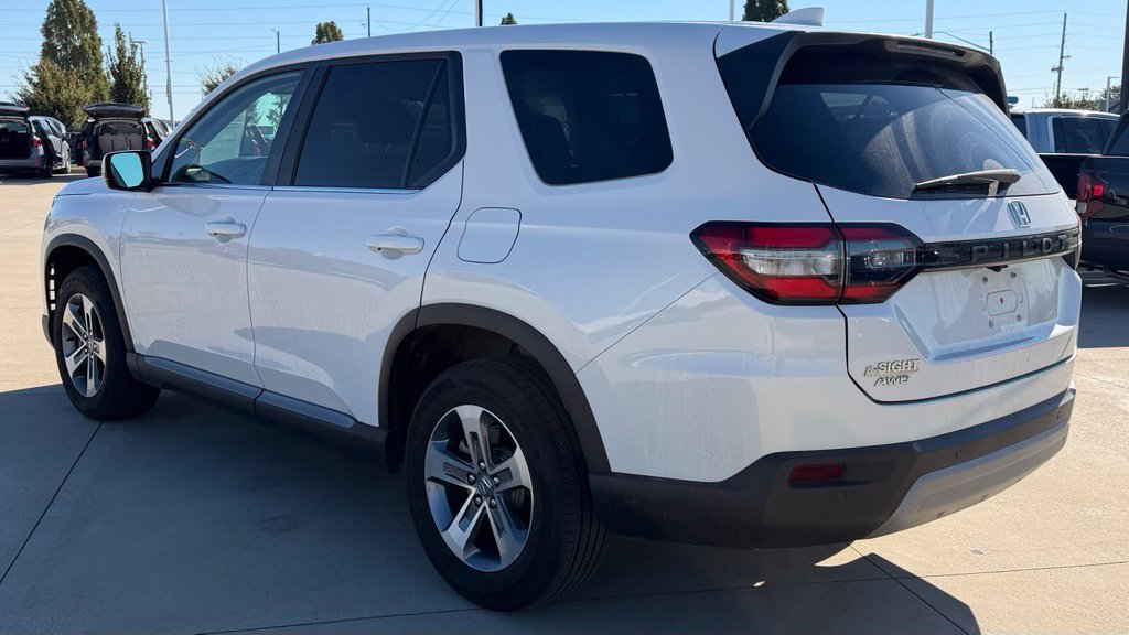 Certified 2025 Honda Pilot EX-L image 3