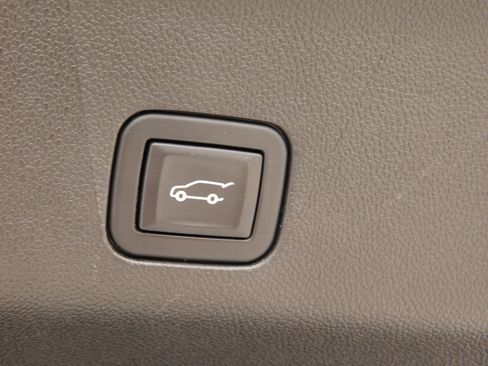 Used 2023 Chevrolet Tahoe Z71 AWD/4WD image 9