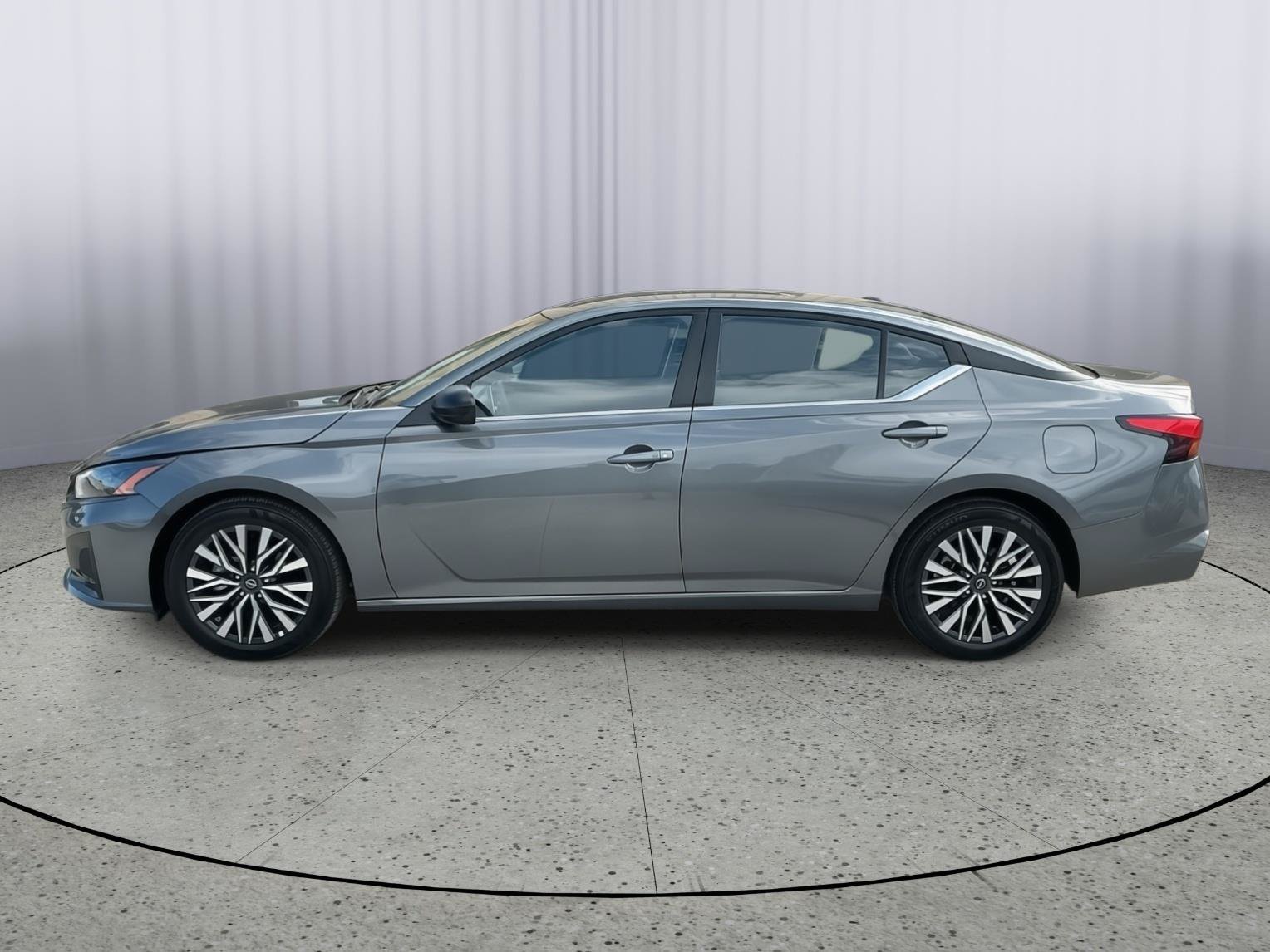 Used 2026 Nissan Altima 2.5 SV FWD image 2