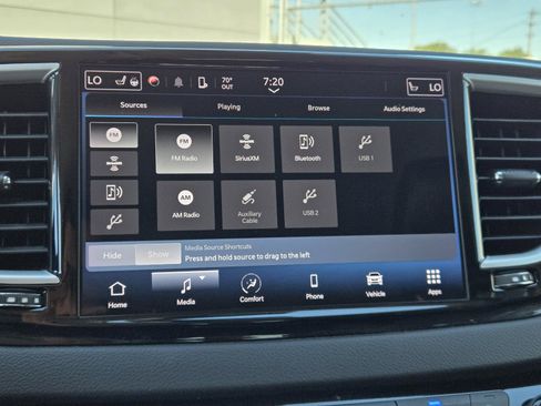 Used 2023 Chrysler Pacifica Touring-L FWD image 9