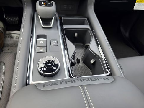 New 2026 Nissan Pathfinder SL image 28