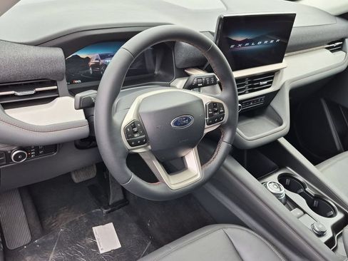 New 2026 Ford Explorer Active w/ Active Comfort Package AWD/4WD image 10