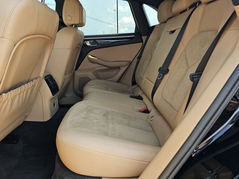 Used 2021 Porsche Macan image 26