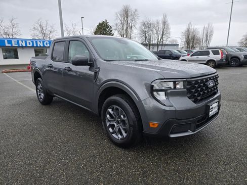 Used 2025 Ford Maverick XLT w/ Equipment Group 302A AWD/4WD image 3
