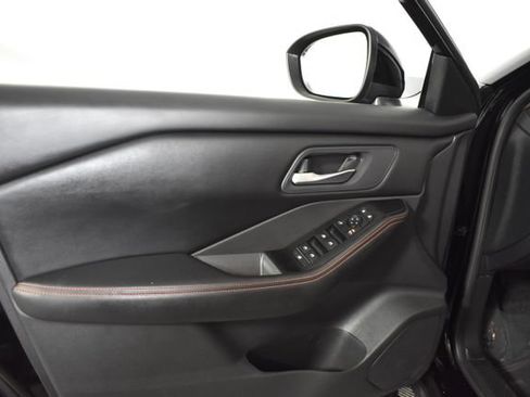 Certified 2025 Nissan Rogue SV AWD/4WD image 7