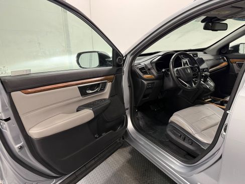 Used 2022 Honda CR-V Touring image 3