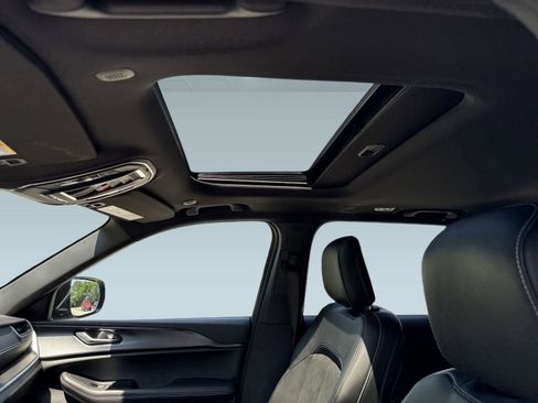 New 2025 Jeep Grand Cherokee Altitude image 21