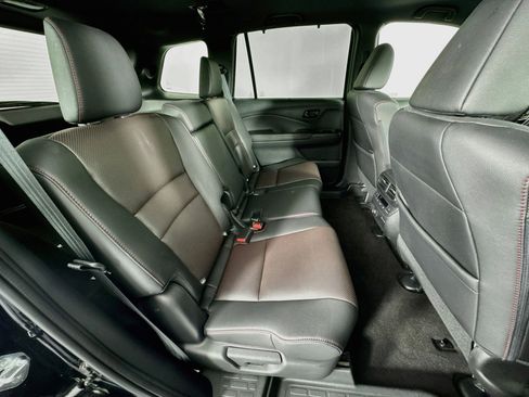 Certified 2024 Honda Passport Black Edition image 28
