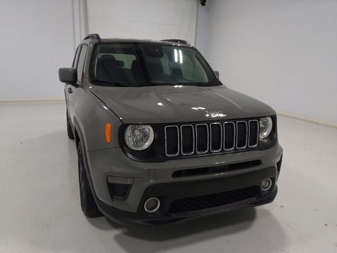 Used 2020 Jeep Renegade Latitude FWD image 14