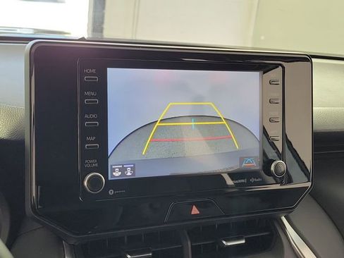 Used 2021 Toyota Venza LE AWD/4WD image 29