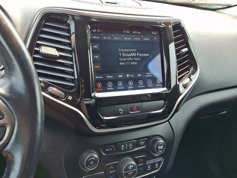 Used 2020 Jeep Cherokee Limited AWD/4WD image 16