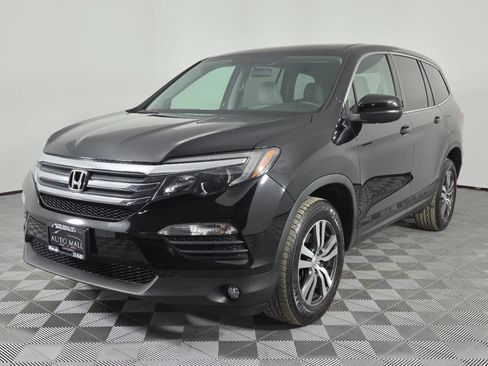 Used 2017 Honda Pilot EX image 3