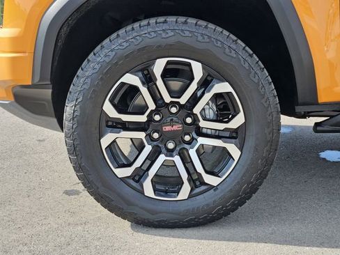 New 2025 GMC Canyon AT4 w/ Nightfall Edition image 9