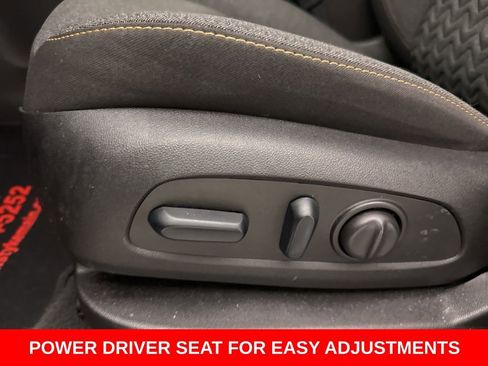 Used 2024 Chevrolet Equinox LT image 8