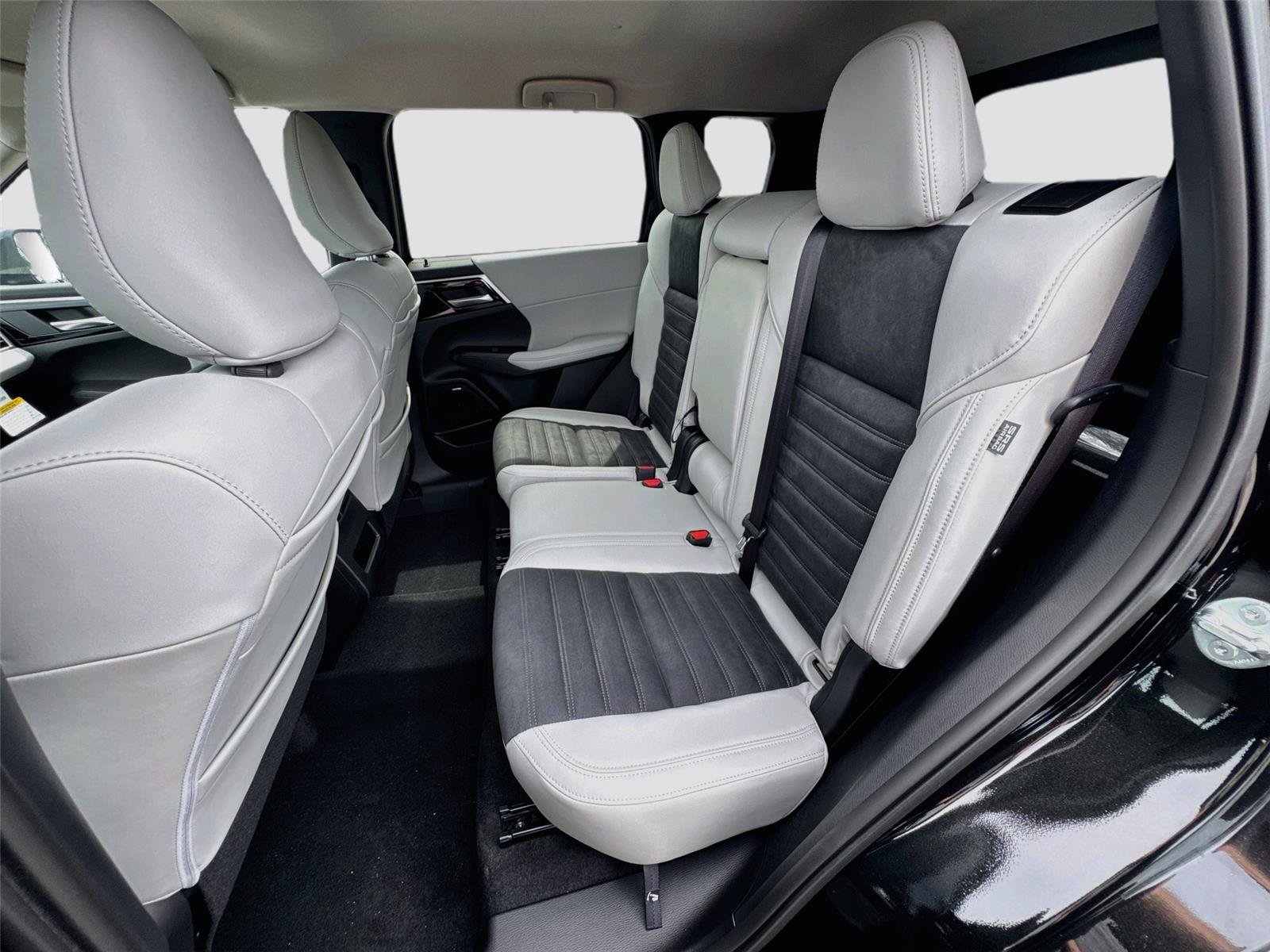 New 2026 Mitsubishi Outlander SE FWD image 24