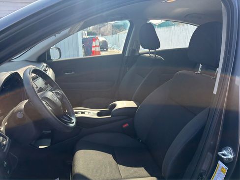 Used 2021 Honda HR-V LX image 11
