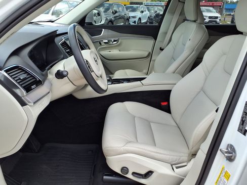 Certified 2025 Volvo XC90 T8 Plus w/ Protection Package Premier AWD/4WD image 22