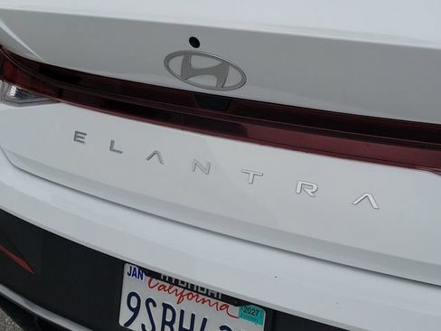 Used 2025 Hyundai Elantra SE FWD image 25