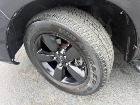 Used 2015 RAM 1500 Express w/ Black Ram 1500 Express Group AWD/4WD image 36