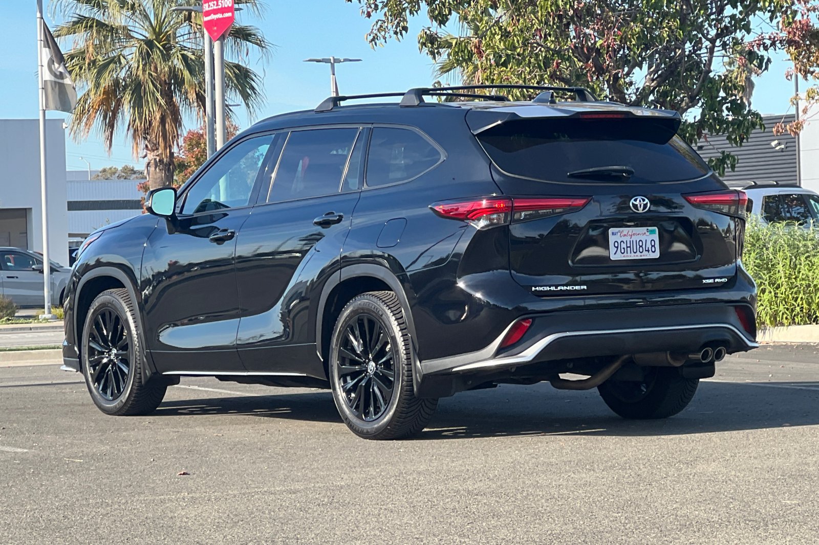 Used 2023 Toyota Highlander XSE AWD/4WD image 6