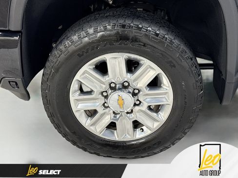 Used 2024 Chevrolet Silverado 2500 High Country w/ High Country Premium Package AWD/4WD image 36