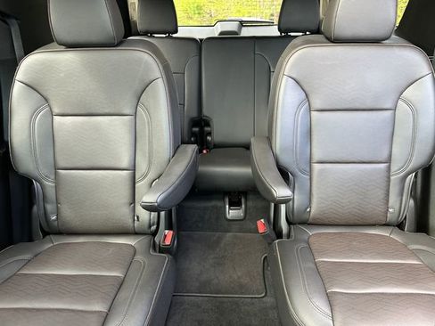 Used 2023 Chevrolet Traverse High Country w/ LPO, 'HIT The Road' Package AWD/4WD image 41